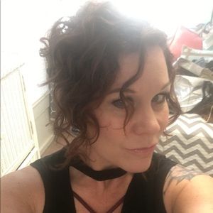 Meet your Posher, Lora